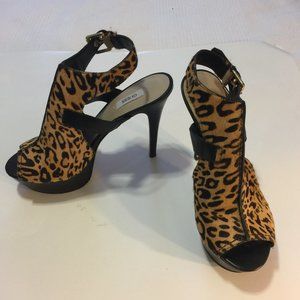 GUESS  FAUX LEOPARD SKIN PLATFORM SANDLES
